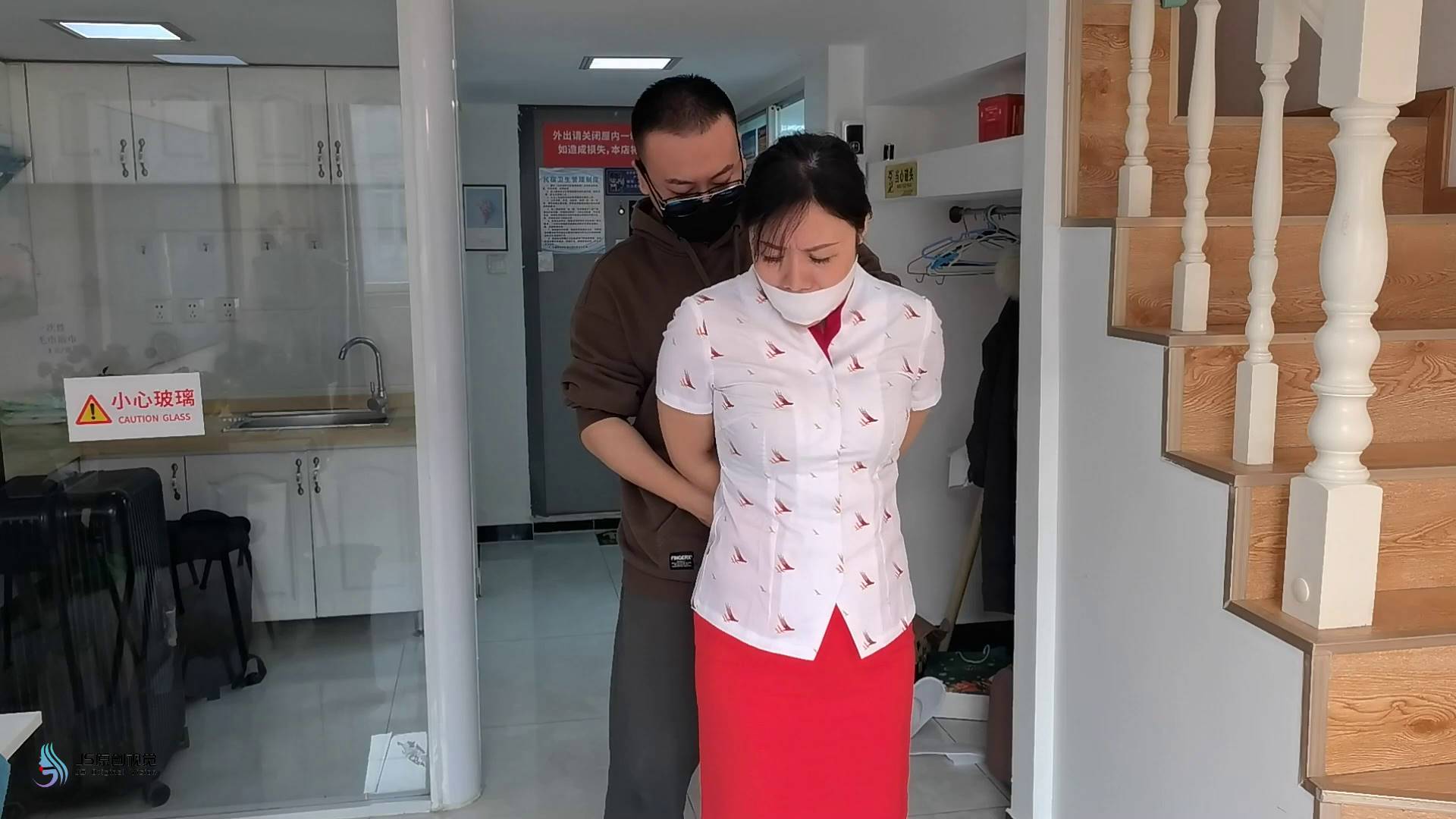 JS原创 空姐危机-国泰篇~李然 空姐下班家中被劫持捆绑挣脱